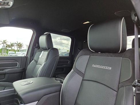 New 2026 RAM 2500 Laramie AWD/4WD image 11