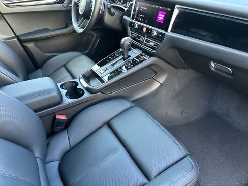 New 2026 Porsche Macan image 17
