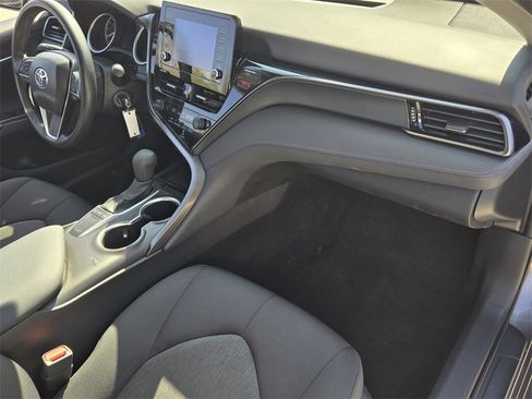 Used 2024 Toyota Camry LE image 17