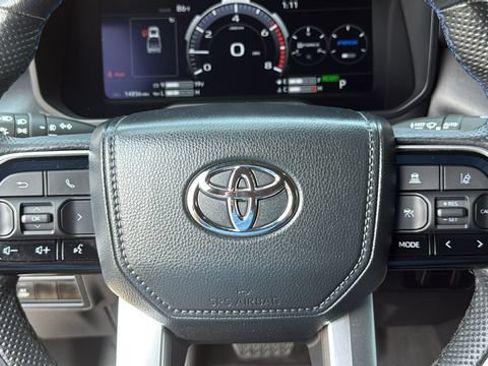 Used 2024 Toyota Tundra Platinum AWD/4WD image 10