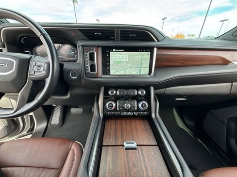 Used 2023 GMC Yukon XL Denali Ultimate image 21