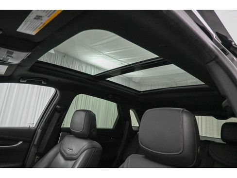 Certified 2022 Cadillac XT5 Premium Luxury image 11