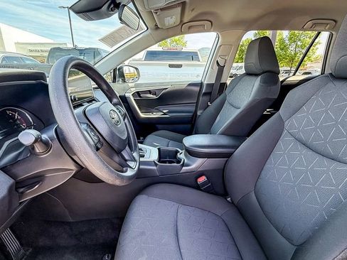 Used 2025 Toyota RAV4 XLE image 18