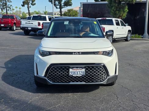 Used 2025 Kia Soul EX FWD image 2