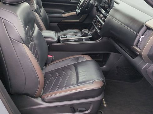 Used 2022 Nissan Pathfinder Platinum w/ Cargo Package image 21