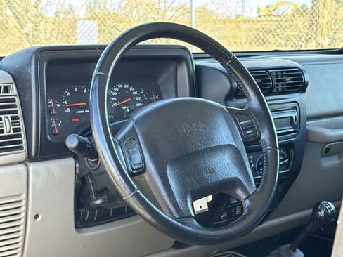 Used 2003 Jeep Wrangler Sahara image 30