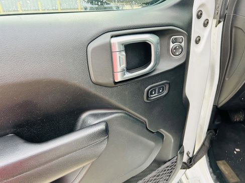 Used 2019 Jeep Wrangler Unlimited Sport S AWD/4WD image 7
