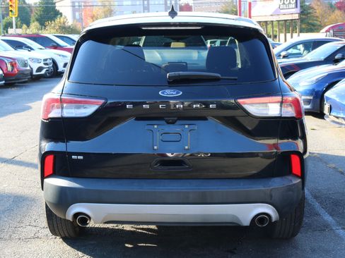 Used 2022 Ford Escape SE image 6