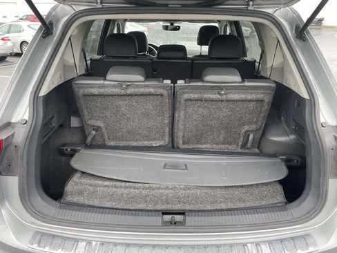 Used 2021 Volkswagen Tiguan SE w/ Panoramic Sunroof Package image 48