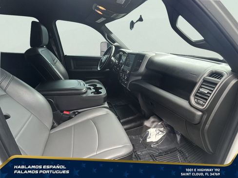 Used 2024 RAM 3500 Tradesman w/ Chrome Appearance Group AWD/4WD image 31