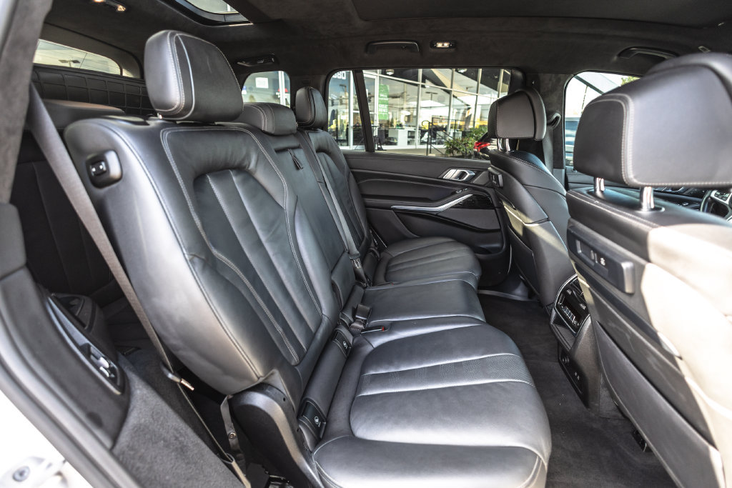 Used 2022 BMW X7 M50i AWD/4WD image 35