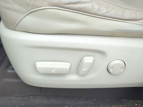 Used 2019 Lexus GX 460 Premium w/ Premium Package image 12