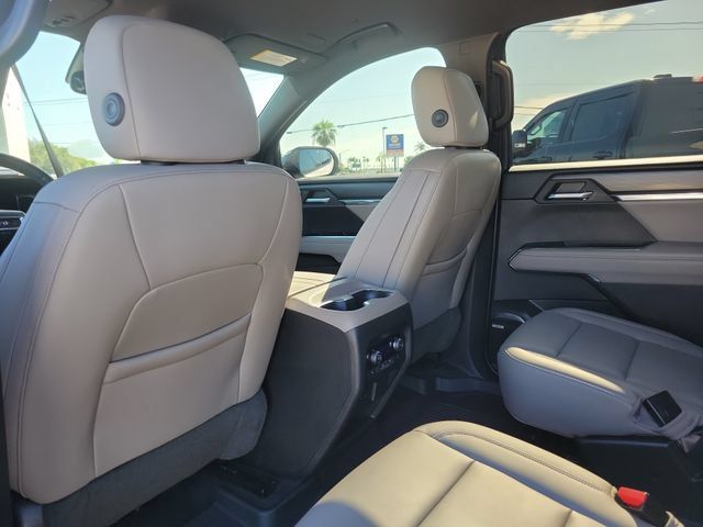 Used 2024 GMC Acadia Elevation w/ Luxury Package FWD image 17