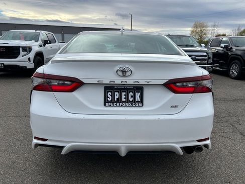 Used 2022 Toyota Camry SE image 4