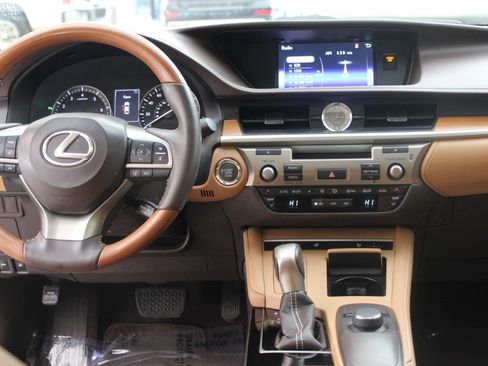 Used 2016 Lexus ES 350 image 19
