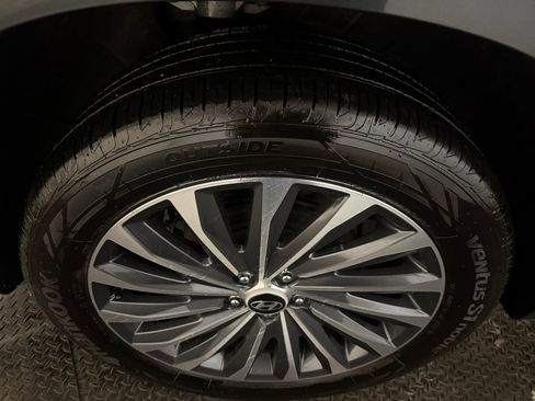 Used 2024 Hyundai Palisade Calligraphy image 16