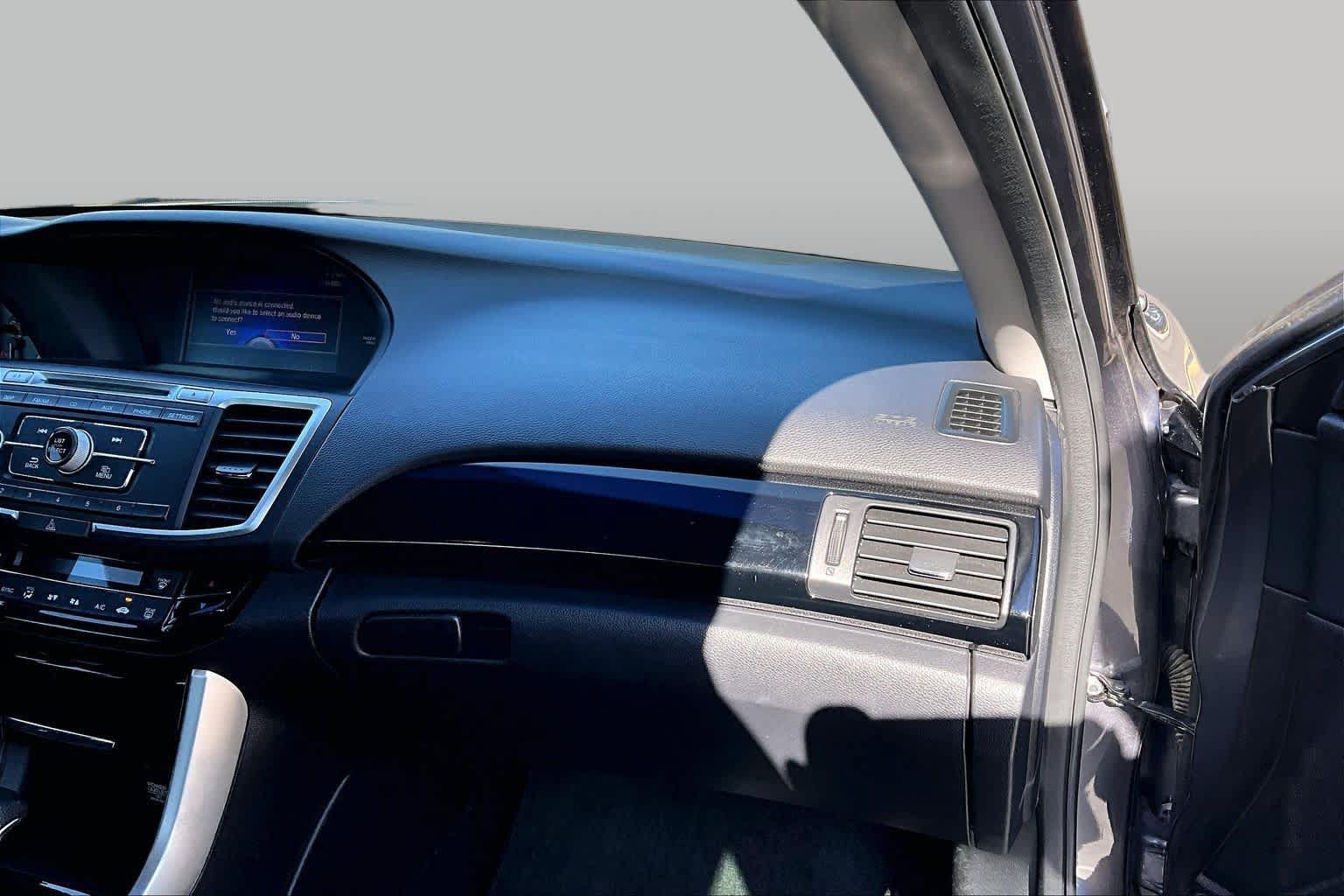 Used 2017 Honda Accord LX image 18