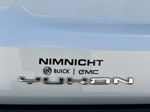 Certified 2022 GMC Yukon SLT w/ SLT Premium Package AWD/4WD image 31