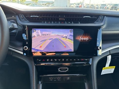 New 2026 Jeep Grand Cherokee Limited w/ Limited Altitude Package image 29