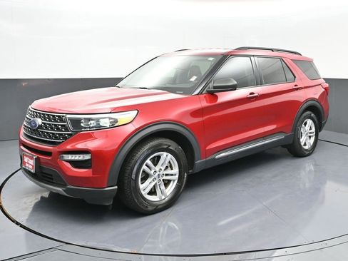 Used 2024 Ford Explorer XLT w/ Equipment Group 202A image 1