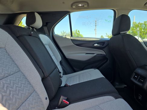 Used 2022 Chevrolet Equinox LS image 13