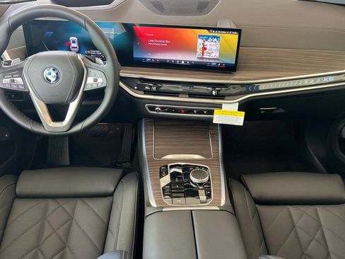New 2026 BMW X5 xDrive50e image 25