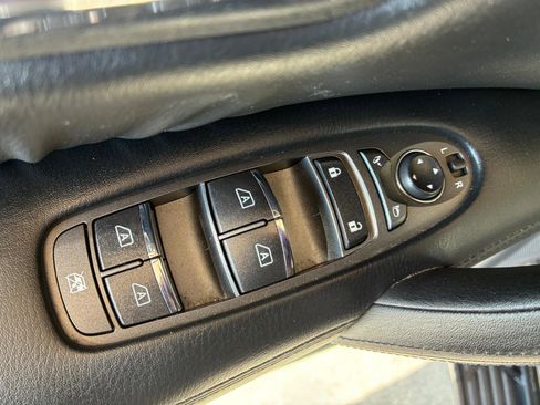 Used 2021 Nissan Armada SV w/ SV Appearance Package RWD image 10