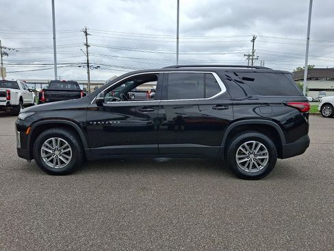 Used 2023 Chevrolet Traverse LT FWD image 6