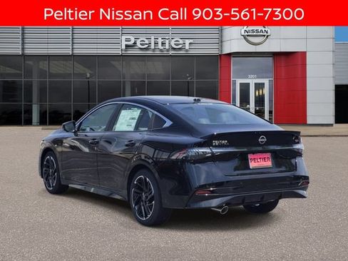 New 2026 Nissan Sentra SR w/ SR Premium Package FWD image 3