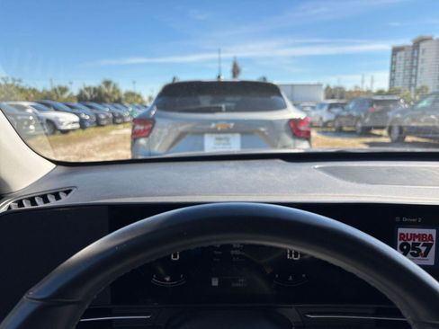 Used 2025 Hyundai Kona SEL image 34