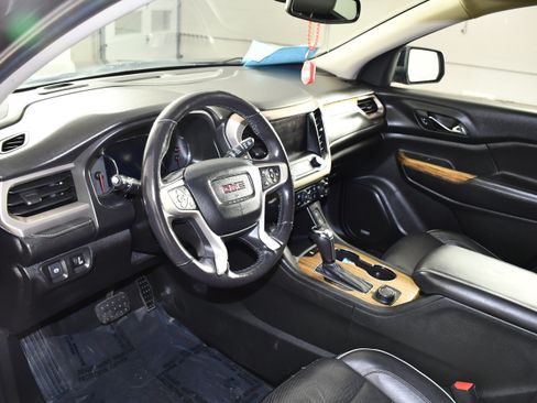 Used 2017 GMC Acadia Denali w/ Technology Package AWD/4WD image 2