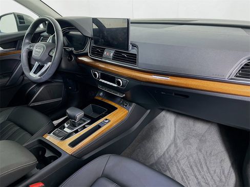 Used 2023 Audi Q5 2.0T Premium Plus w/ Premium Plus Package image 29