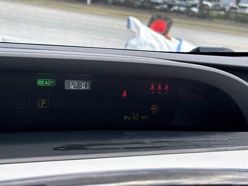 Used 2022 Toyota Prius LE FWD image 23