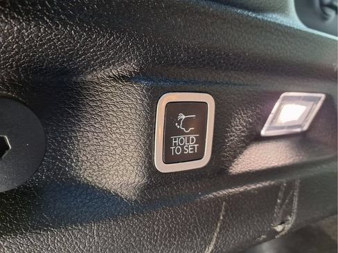 Used 2025 Jeep Grand Cherokee L Laredo w/ Luxury Tech Group I AWD/4WD image 24