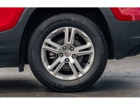 Used 2024 GMC Terrain SLE image 5