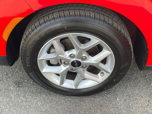 Used 2025 Kia Soul LX w/ LX Technology Package image 28