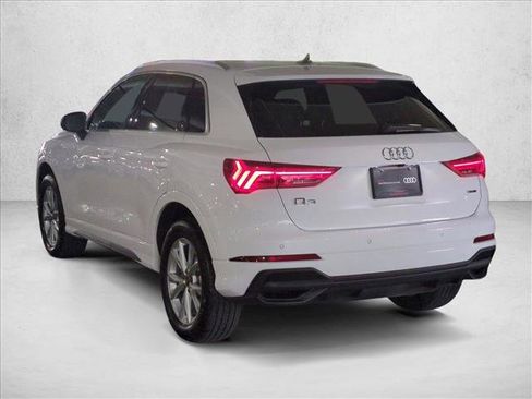 Certified 2025 Audi Q3 2.0T Premium w/ Convenience Package image 9