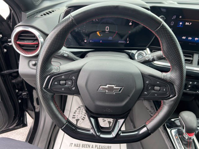 Used 2024 Chevrolet Trax RS FWD image 11