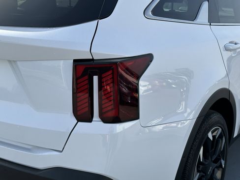 Certified 2024 Kia Sorento SX image 20