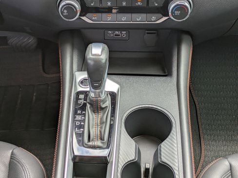Used 2022 Nissan Altima 2.5 SR w/ Midnight Edition Package FWD image 16