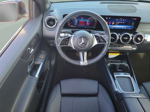 Used 2026 Mercedes-Benz GLB 250 image 8