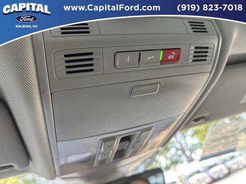 Used 2025 Volkswagen Jetta SE FWD image 33