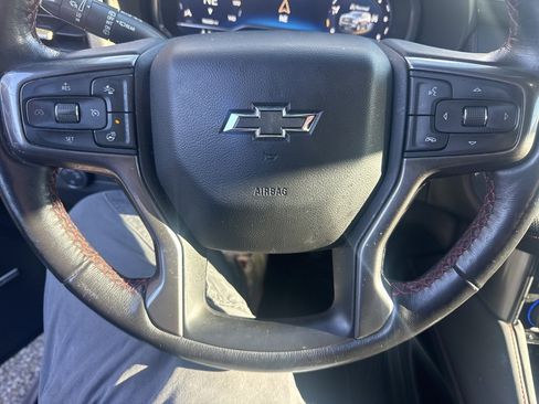 Used 2022 Chevrolet Suburban RST w/ Luxury Package image 21