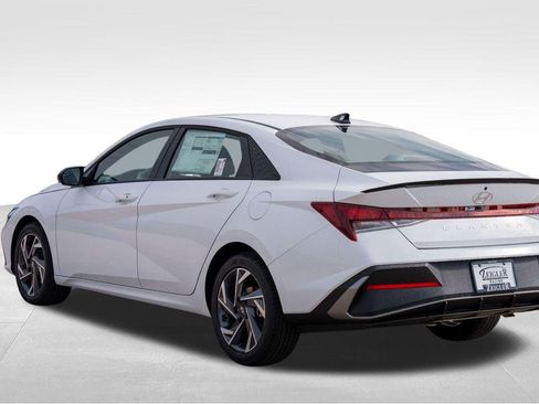 New 2025 Hyundai Elantra Sport image 5