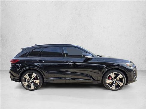New 2025 Audi SQ5 Premium Plus image 4