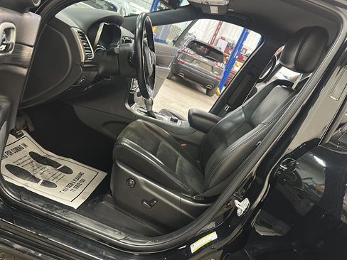 Used 2020 Jeep Grand Cherokee Altitude image 15