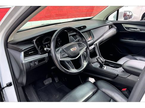 Used 2017 Cadillac XT5 Luxury w/ Driver Awareness Package AWD/4WD image 14