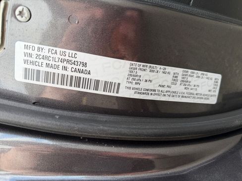 Used 2023 Chrysler Pacifica Touring-L w/ S Appearance Package FWD image 36