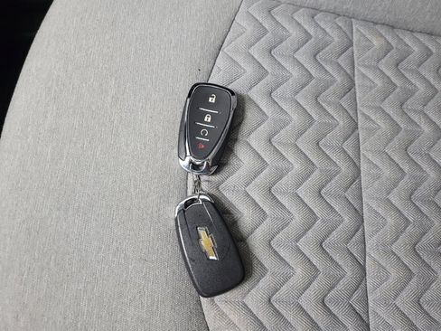 Used 2022 Chevrolet Equinox LS AWD/4WD image 32