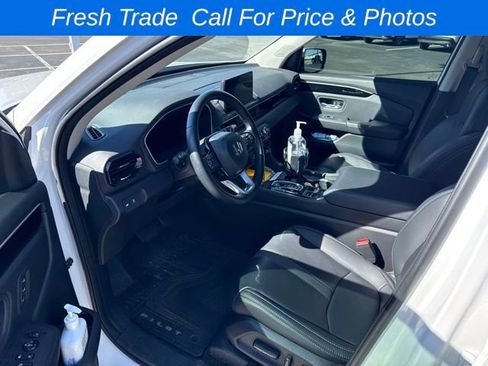 Used 2023 Honda Pilot Touring image 11